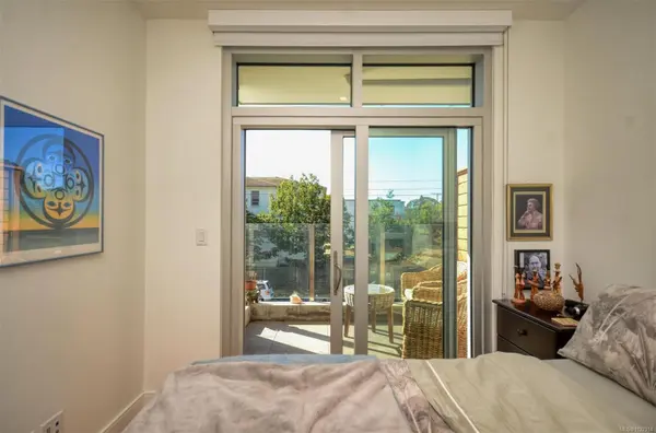 Esquimalt, BC V9A 5E6,916 Lyall St #203