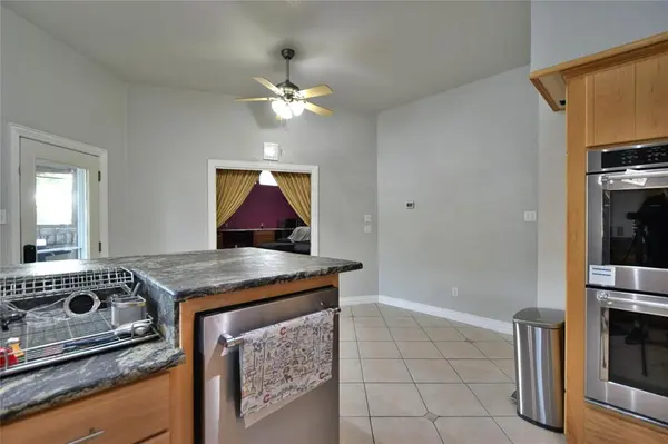 Midlothian, TX 76065,2921 N Mockingbird Lane