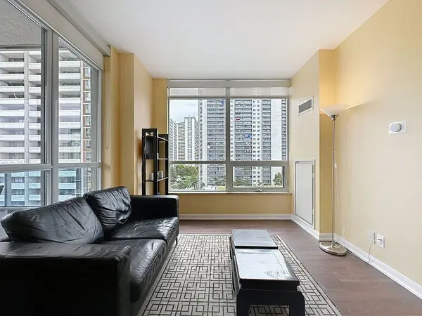 Toronto C08, ON M4X 1L1,500 Sherbourne ST #603