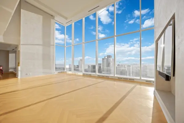 Toronto C01, ON M5H 0A2,180 University AVE #5602