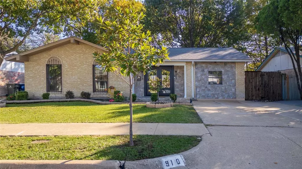 Garland, TX 75040,910 Shorehaven Drive