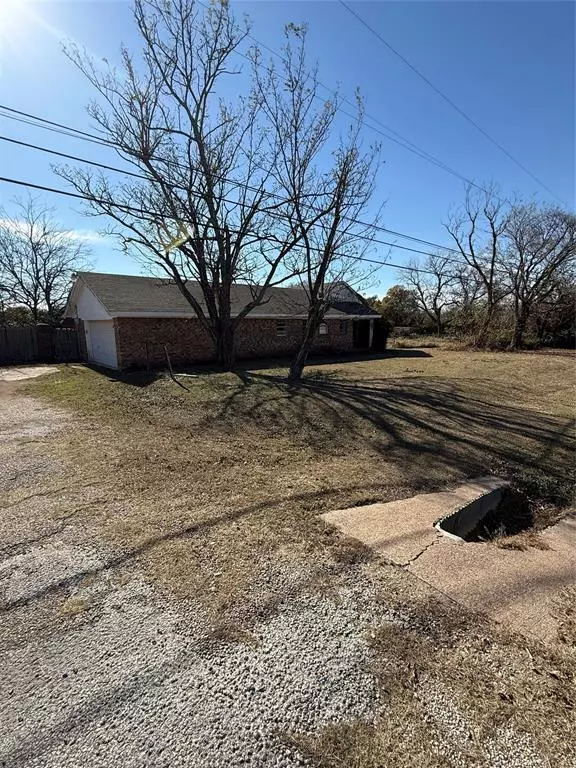 Clyde, TX 79510,2419 S 1st Street W