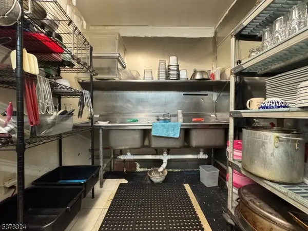 Bound Brook Boro, NJ 08805,202 E Main St