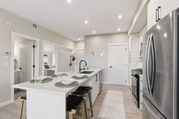 Okotoks, AB T1S 5Y3,100 Banister DR #2106