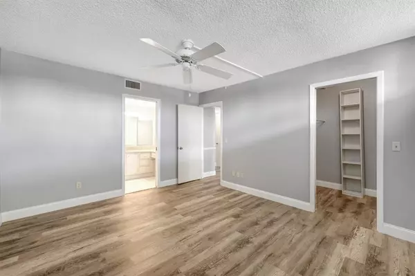 Stuart, FL 34994,1950 SW Palm City Rd #5104