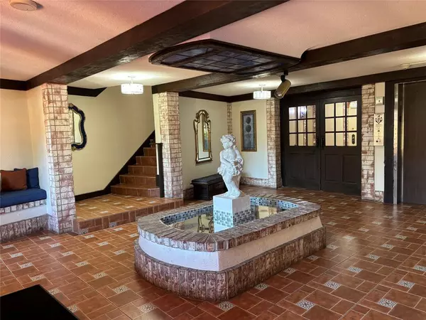 Lauderhill, FL 33319,3650 Inverrary Dr #1B