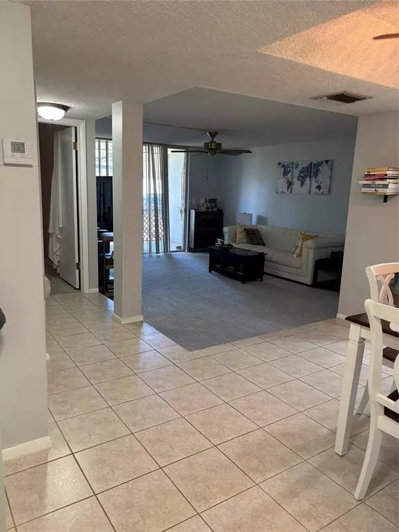 Lauderhill, FL 33319,3650 Inverrary Dr #1B