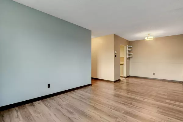 Beacon Hill North - South And Area, ON K1J 7V7,2041 Arrowsmith DR #401C