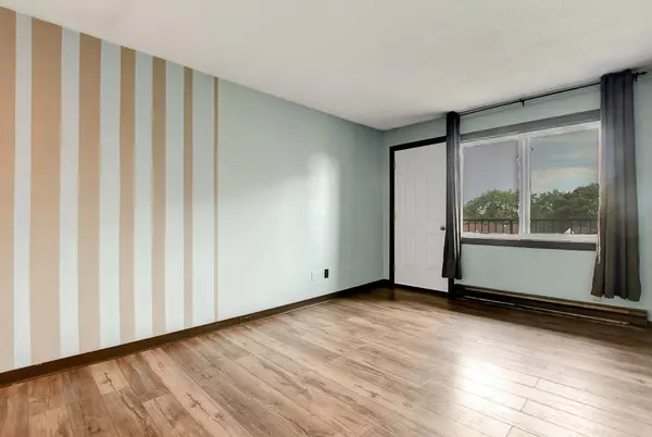 Beacon Hill North - South And Area, ON K1J 7V7,2041 Arrowsmith DR #401C