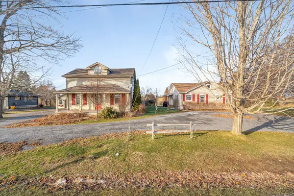 14782 Loyalist Pkwy, Prince Edward County, ON K0K 1G0