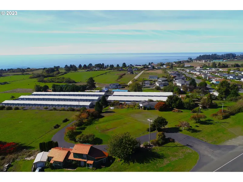 15282 HIGHWAY 101, Brookings, OR 97415