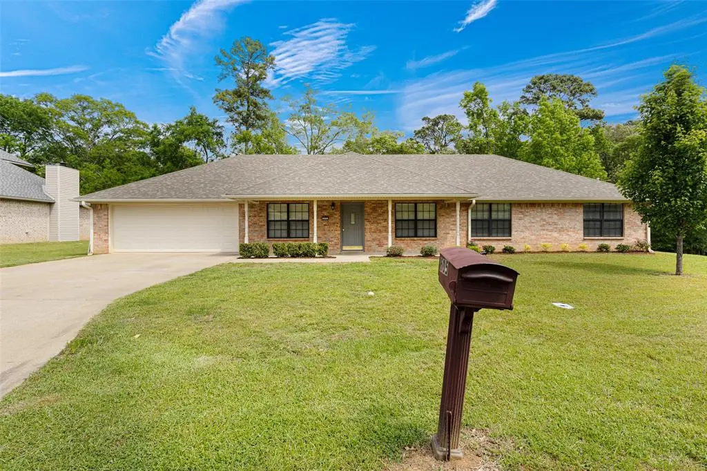 Gladewater, TX 75647,605 Briarwood Drive