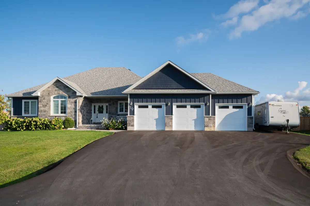 Oro-medonte, ON L3V 8N8,19 Cheslock CRES