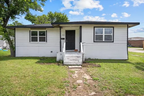 202 N Commerce Street, Mart, TX 76664