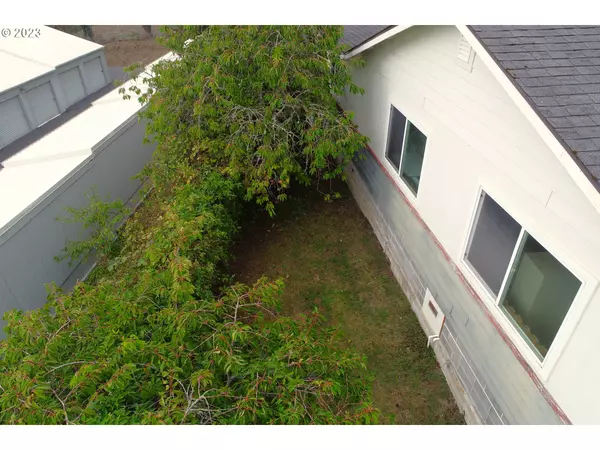 Brookings, OR 97415,15282 HIGHWAY 101