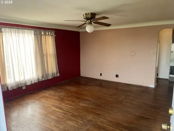 Creswell, OR 97426,335 HOLBROOK LN