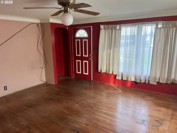 Creswell, OR 97426,335 HOLBROOK LN