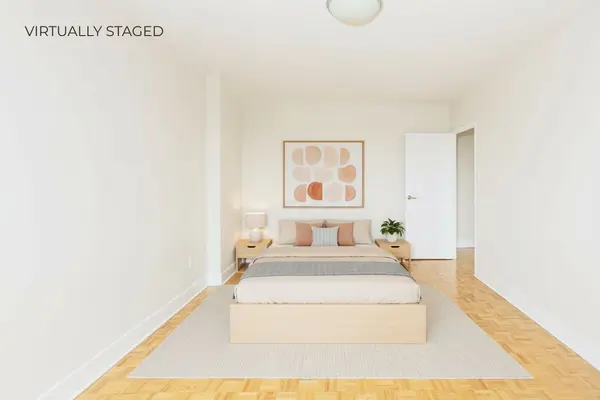 Toronto C04, ON M5N 1J4,10 Shallmar BLVD #204