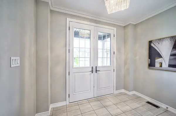 Whitby, ON L1P 0K5,10 Capstan CT