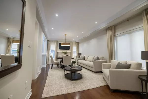 Vaughan, ON L6A 4C2,32 Rock Elm CT