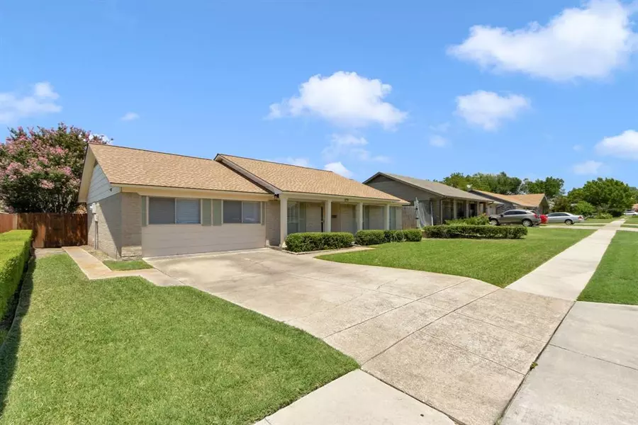 2103 Bordeaux Drive, Carrollton, TX 75007