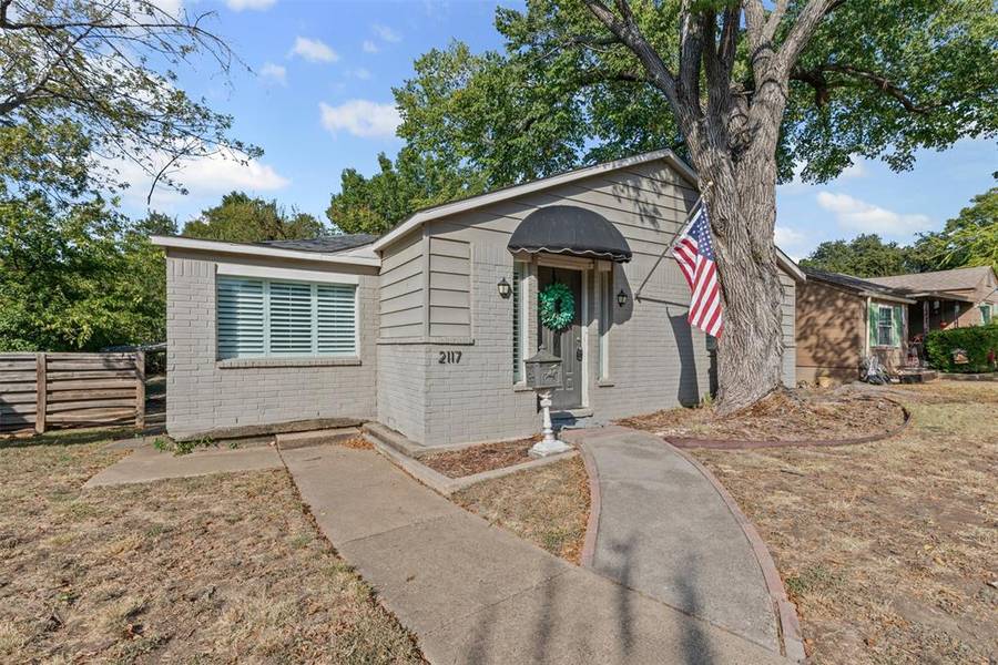 2117 W Lotus Avenue, Fort Worth, TX 76111