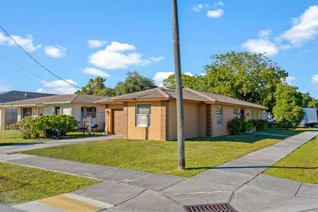 West Park, FL 33023,5201 SW 22nd St