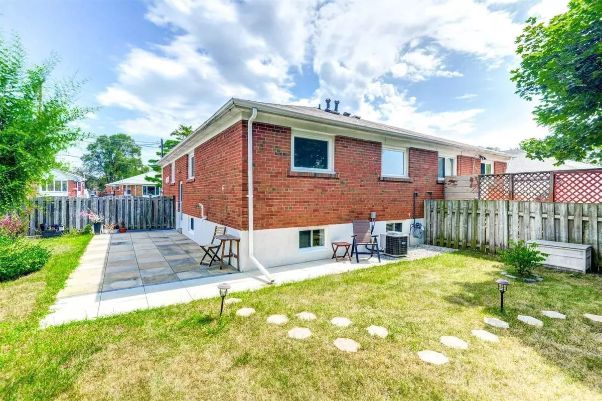 Mississauga, ON L5C 2E7,3482 Ashcroft CRES #Bsmt