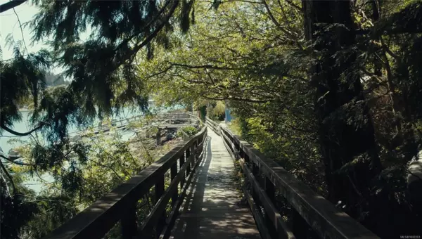 Bamfield, BC V0R 1B0,167 Regent St #7