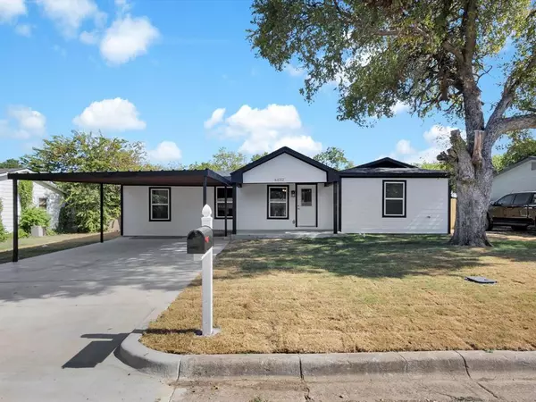 6032 Yeary Street, Lake Worth, TX 76135