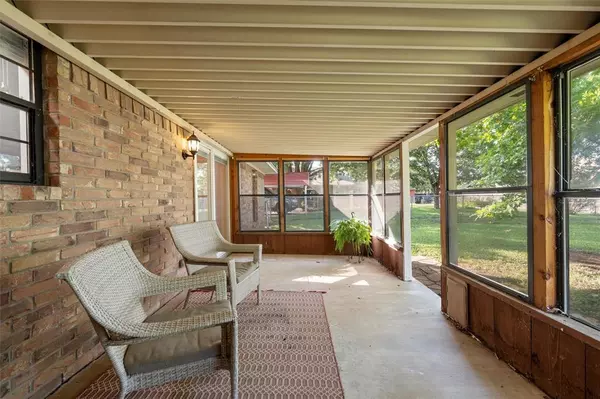 Hewitt, TX 76643,137 Bonham Drive