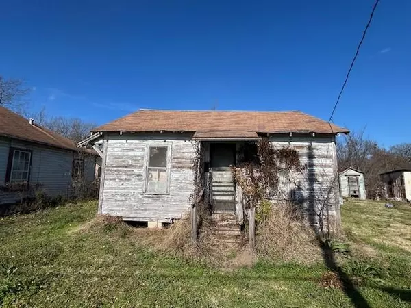 309 Roberts, Mexia, TX 76667