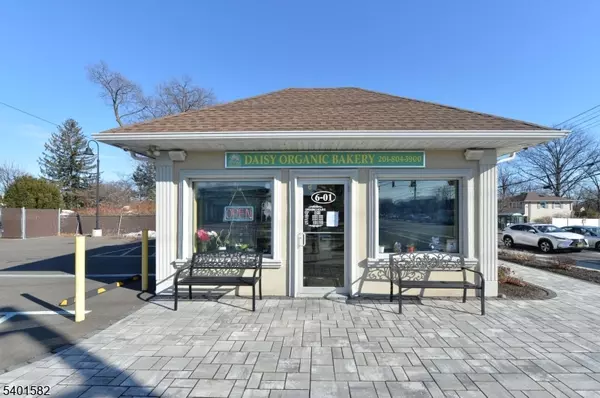 6-01 Plaza Rd, Fair Lawn Boro, NJ 07410