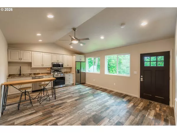 North Bend, OR 97459,2143 Ash ST