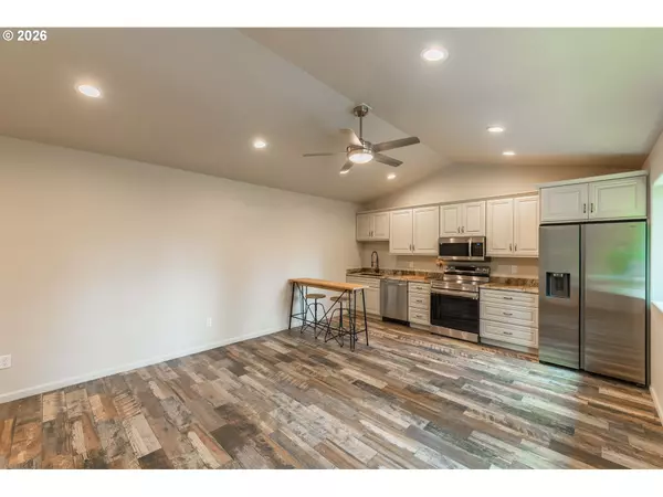 North Bend, OR 97459,2143 Ash ST