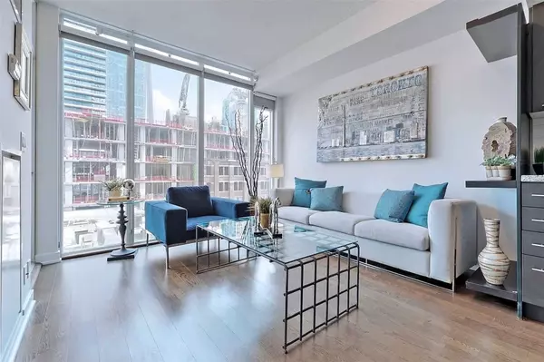 Toronto C01, ON M5V 1T8,21 Nelson ST #731