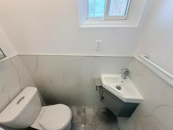 Toronto E07, ON M1V 2H8,62 Truro CRES