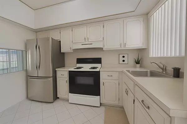 Fort Lauderdale, FL 33322,3051 Sunrise Lakes Dr #203