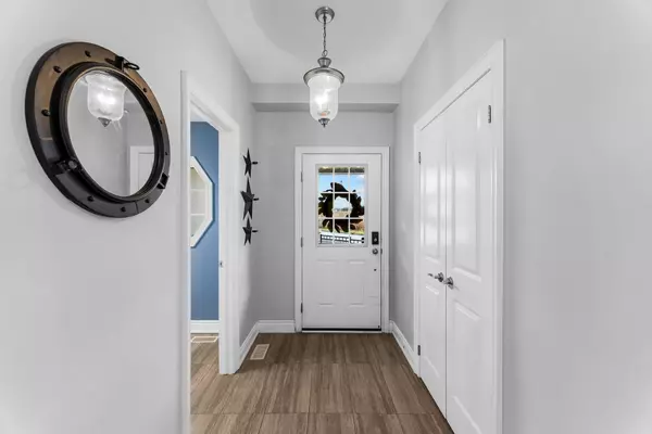 Georgina, ON L0E 1R0,7 Vita Stephanie CT