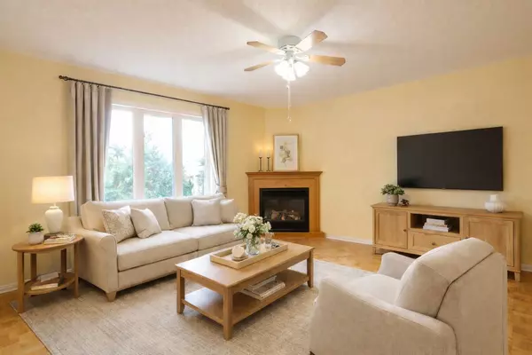 Richmond Hill, ON L4S 2R1,49 Falling River DR #Upper