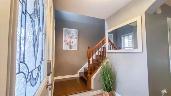 Cambridge, ON N3C 4K6,19 Maryann Price LN