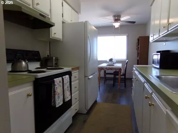 Woodburn, OR 97071,950 EVERGREEN RD #310