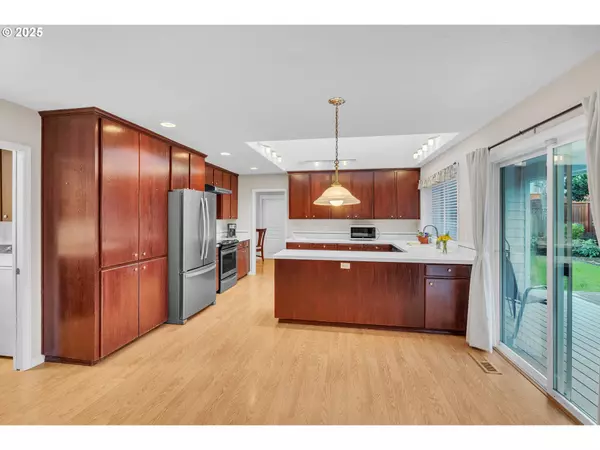 Gresham, OR 97080,2463 SW PHYLLIS DR SW