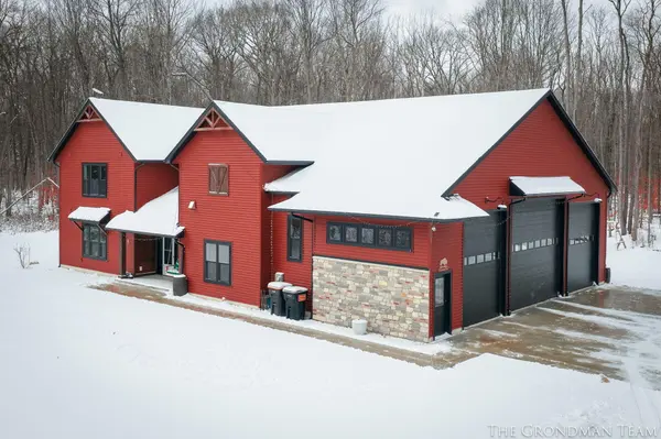 10711 Stump ST, Grand Haven, MI 49417