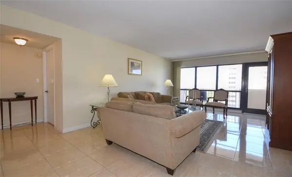 Lauderdale By The Sea, FL 33308,5100 N Ocean Blvd #1004