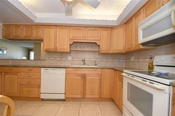 Lauderdale By The Sea, FL 33308,5100 N Ocean Blvd #1004