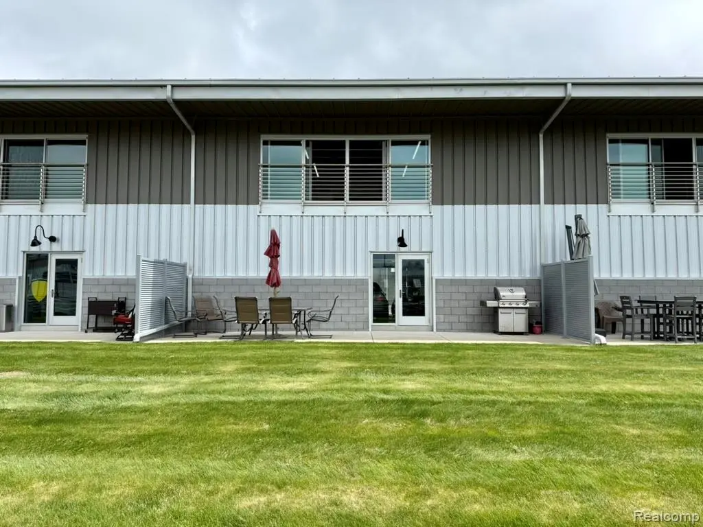 Pontiac, MI 48341,161 W SPEED WAY