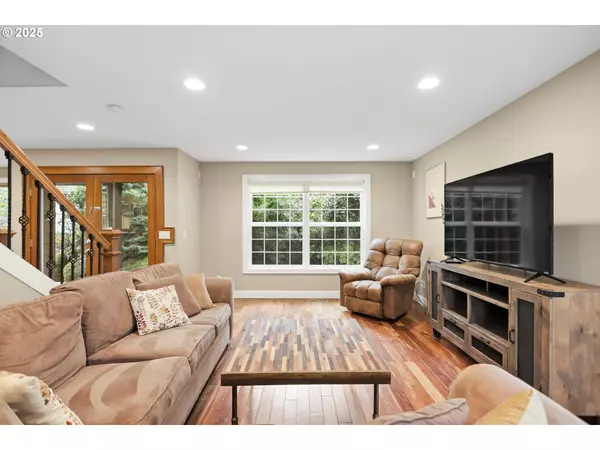 Hood River, OR 97031,602 FRANKTON RD