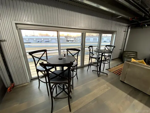 Pontiac, MI 48341,161 W SPEED WAY