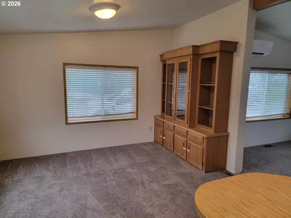 Sutherlin, OR 97479,1050 W CENTRAL AVE